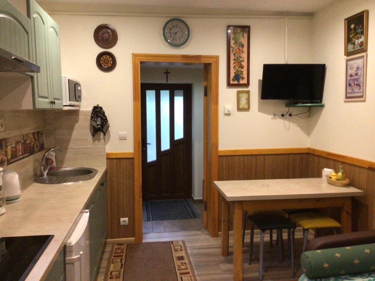 Flat Apartment Yaremche Ngoại thất bức ảnh